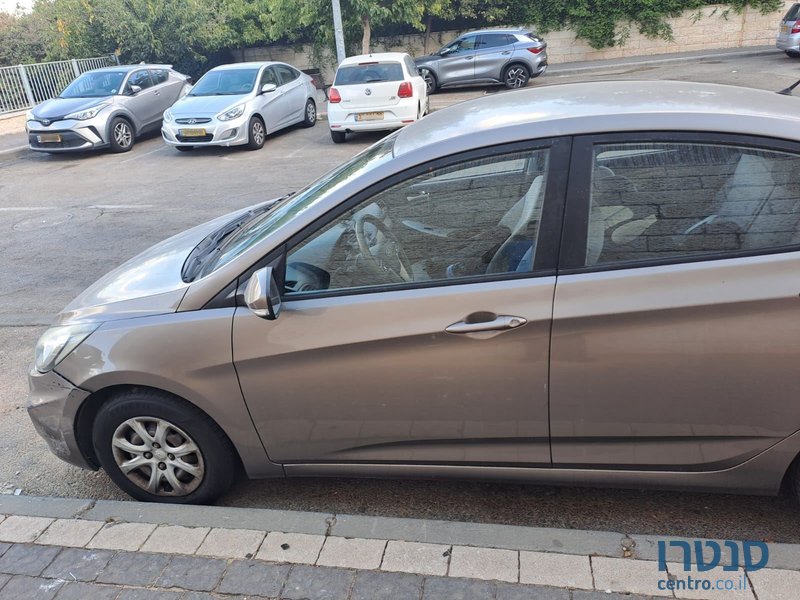 2014' Hyundai i25 יונדאי photo #4