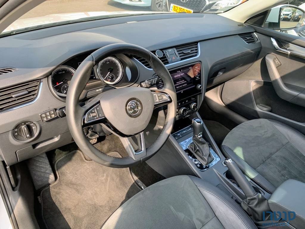 2019' Skoda Octavia photo #5
