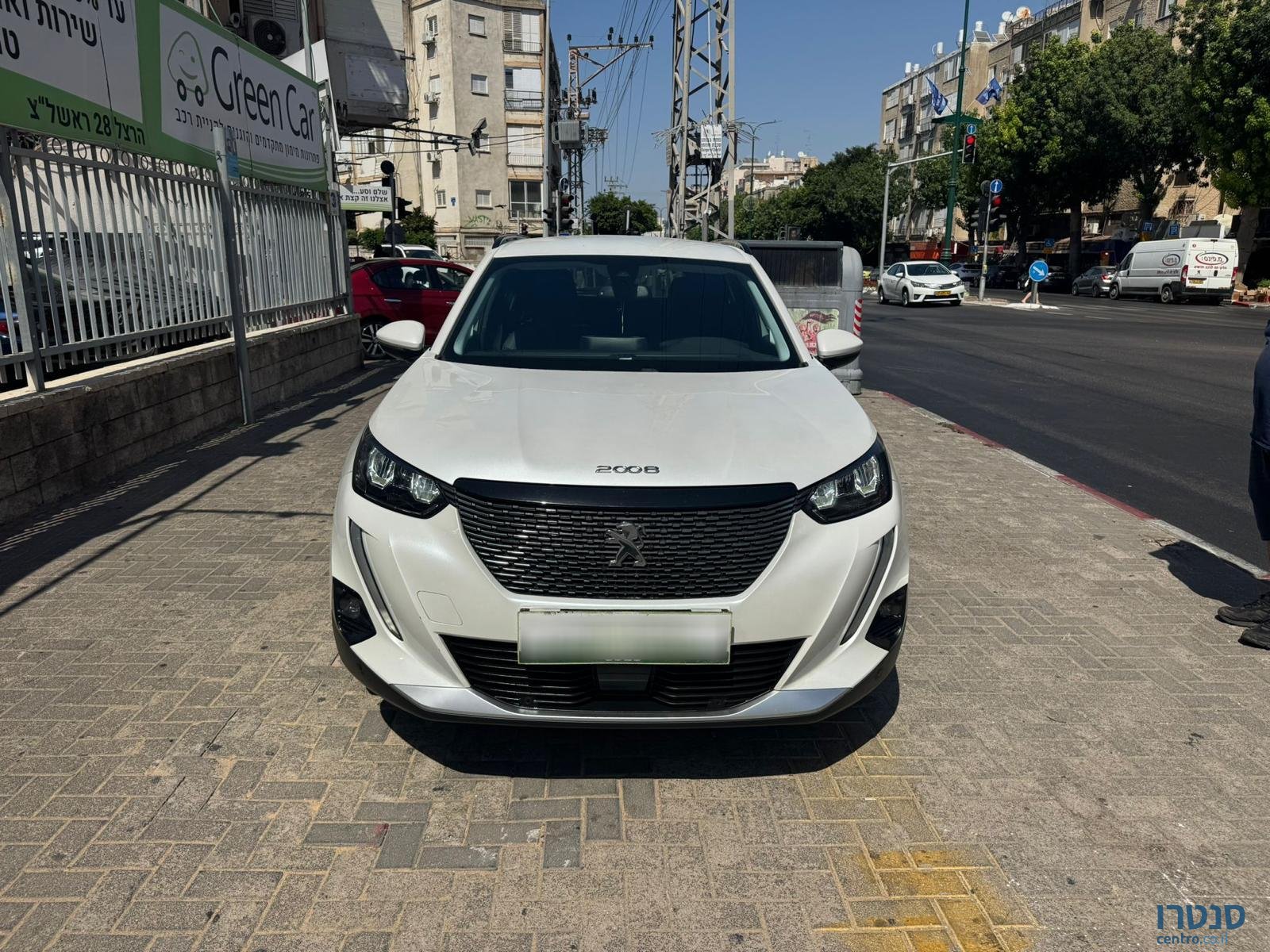 2020' Peugeot 2008 photo #2