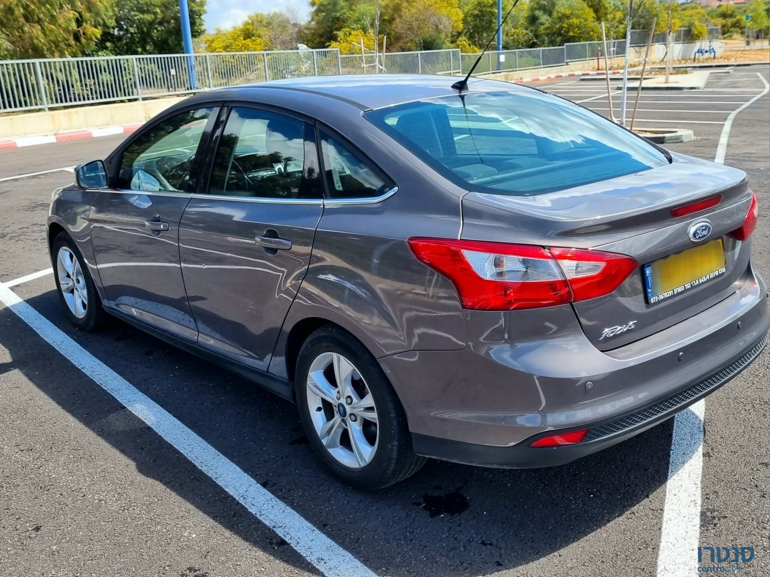 2014' Ford Focus photo #3