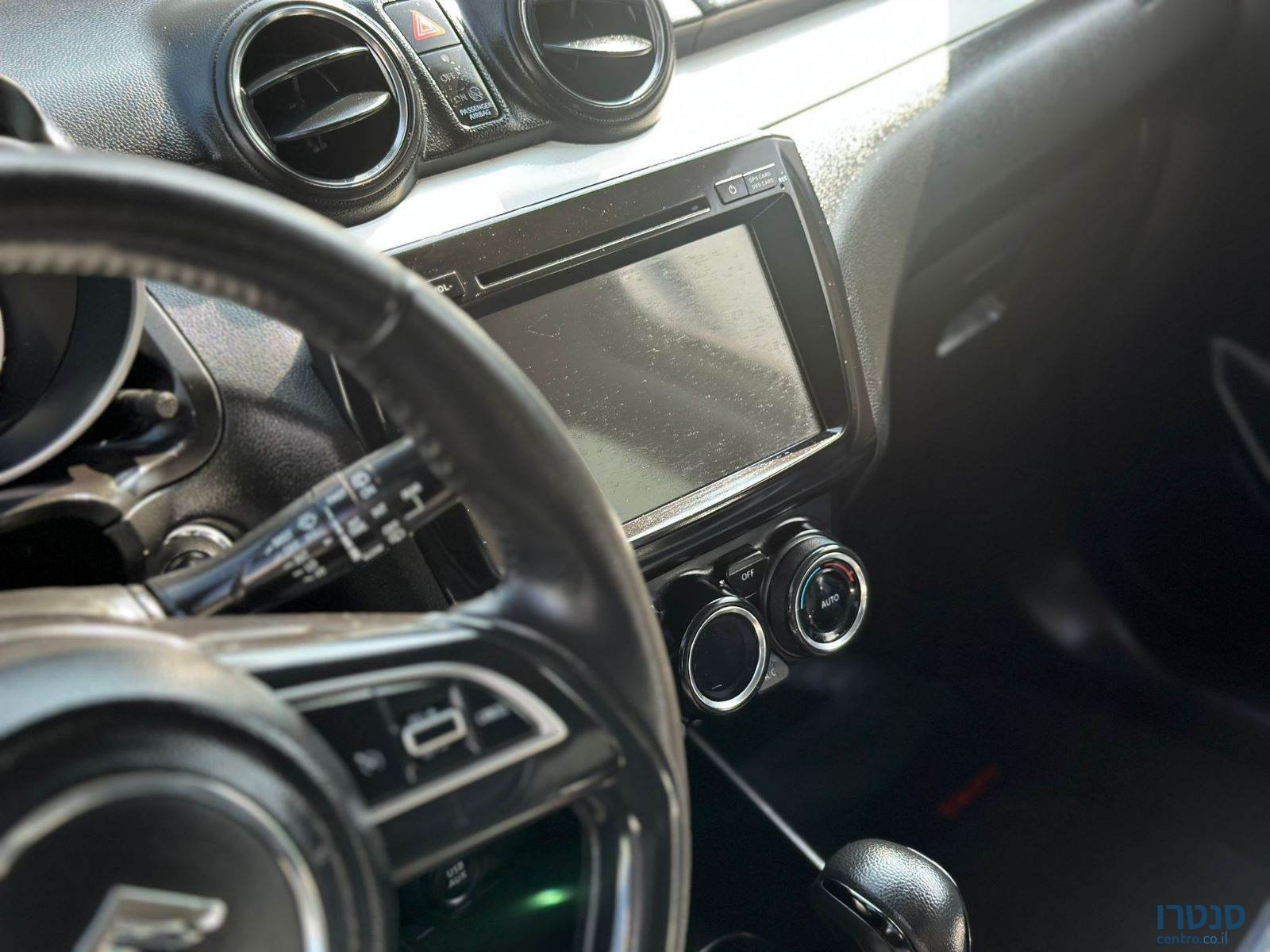 2021' Suzuki Swift photo #5