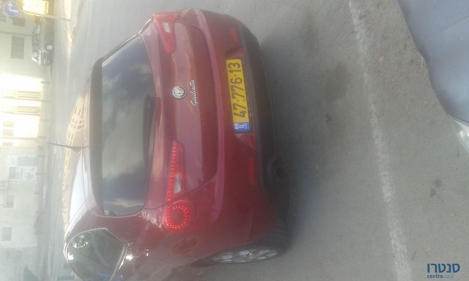 2012' Alfa Romeo Giulietta photo #5