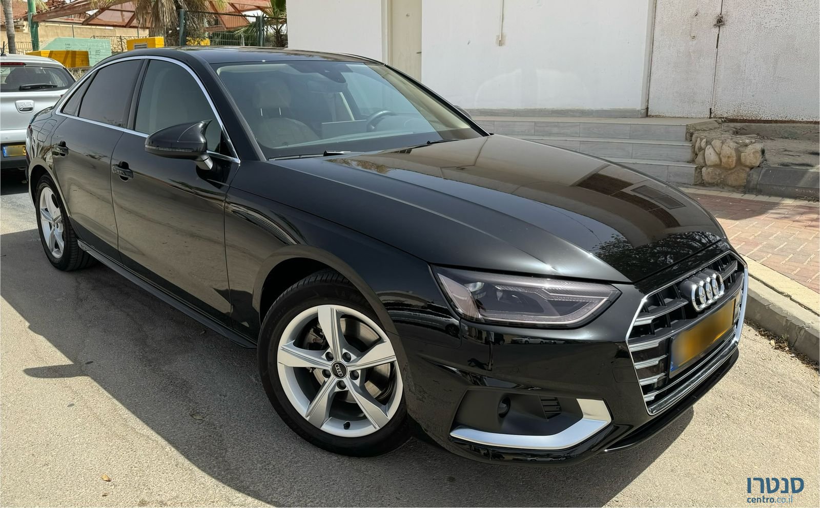 2023' Audi A4 אאודי photo #1