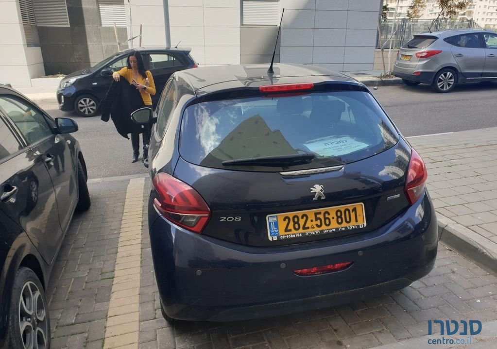 2018' Peugeot 208 פיג'ו photo #5
