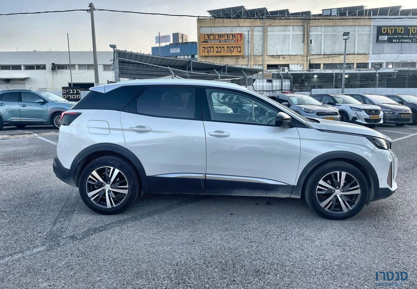 2023' Peugeot 3008 פיג'ו photo #3