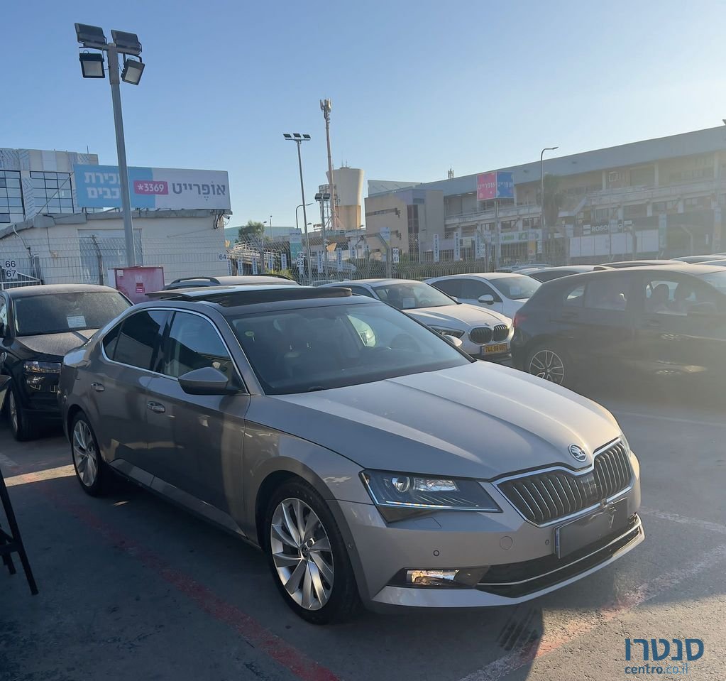2017' Skoda Superb סקודה סופרב photo #4