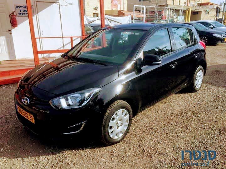 2013' Hyundai i20 photo #1