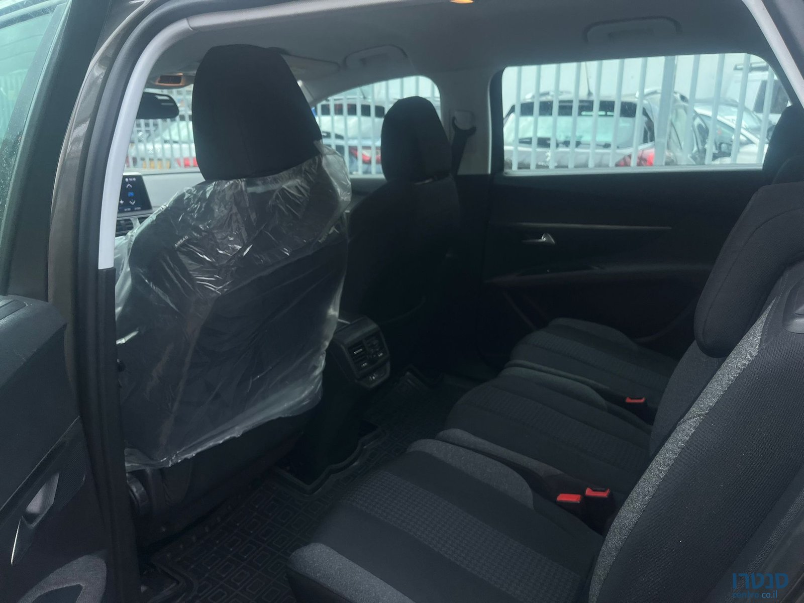 2020' Peugeot 5008 photo #4