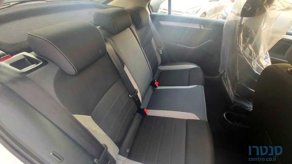 2017' Skoda Rapid photo #6