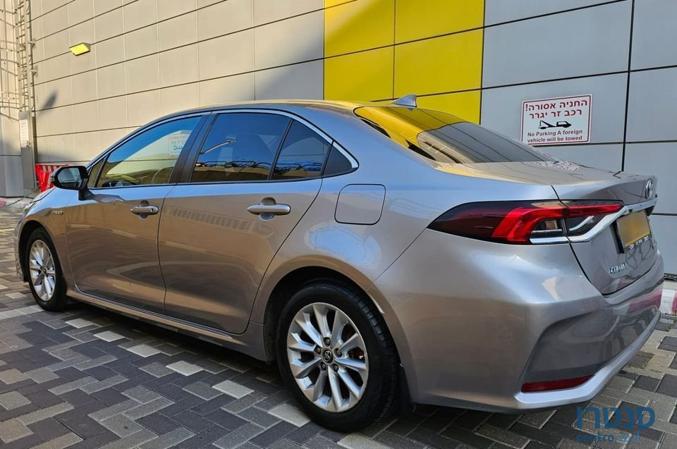 2019' Toyota Corolla photo #3