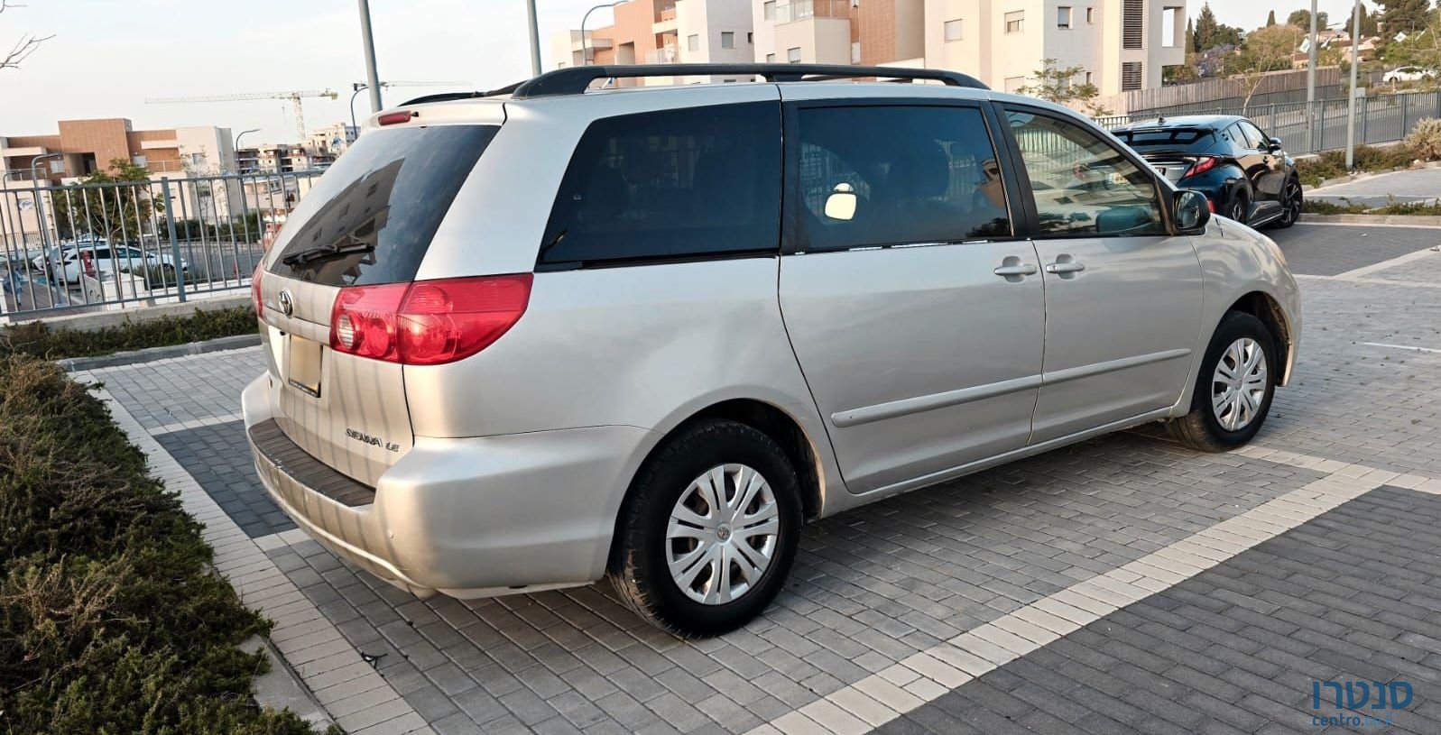 2010' Toyota Sienna טויוטה סיינה photo #4