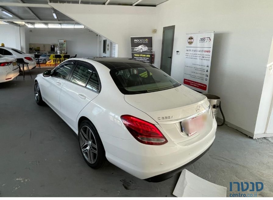 2015' Mercedes-Benz 220 מרצדס photo #4