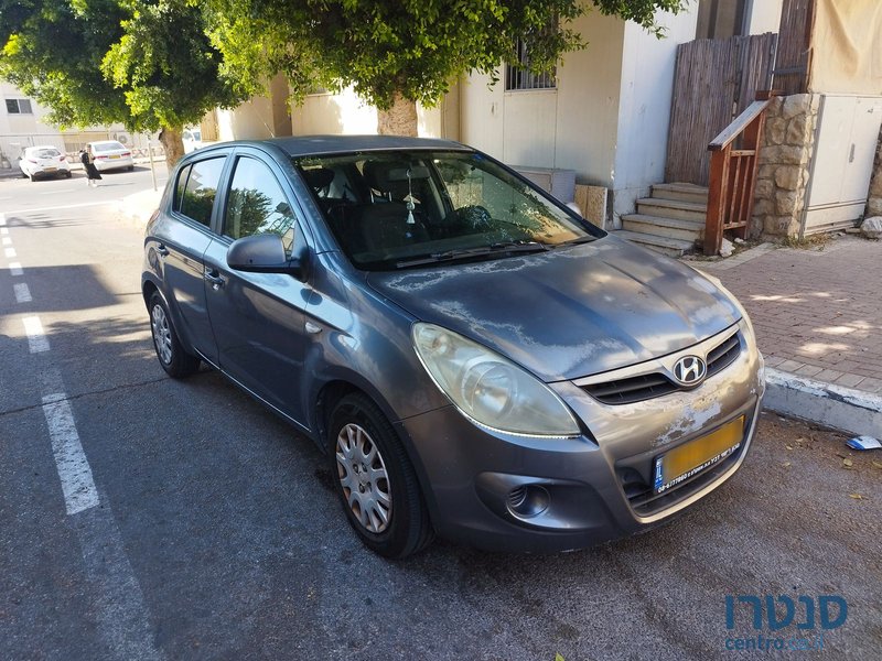 2010' Hyundai i20 יונדאי photo #1