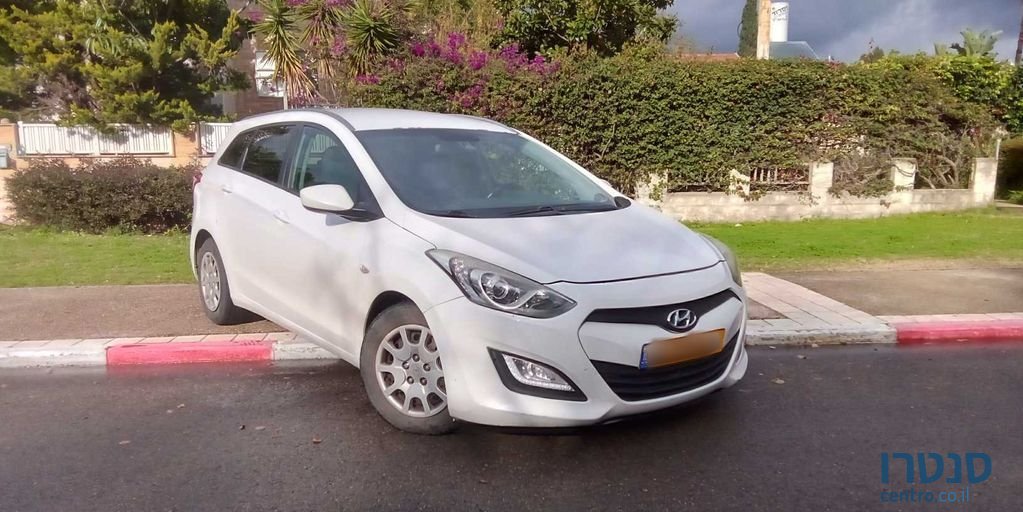 2013' Hyundai i30 יונדאי photo #4
