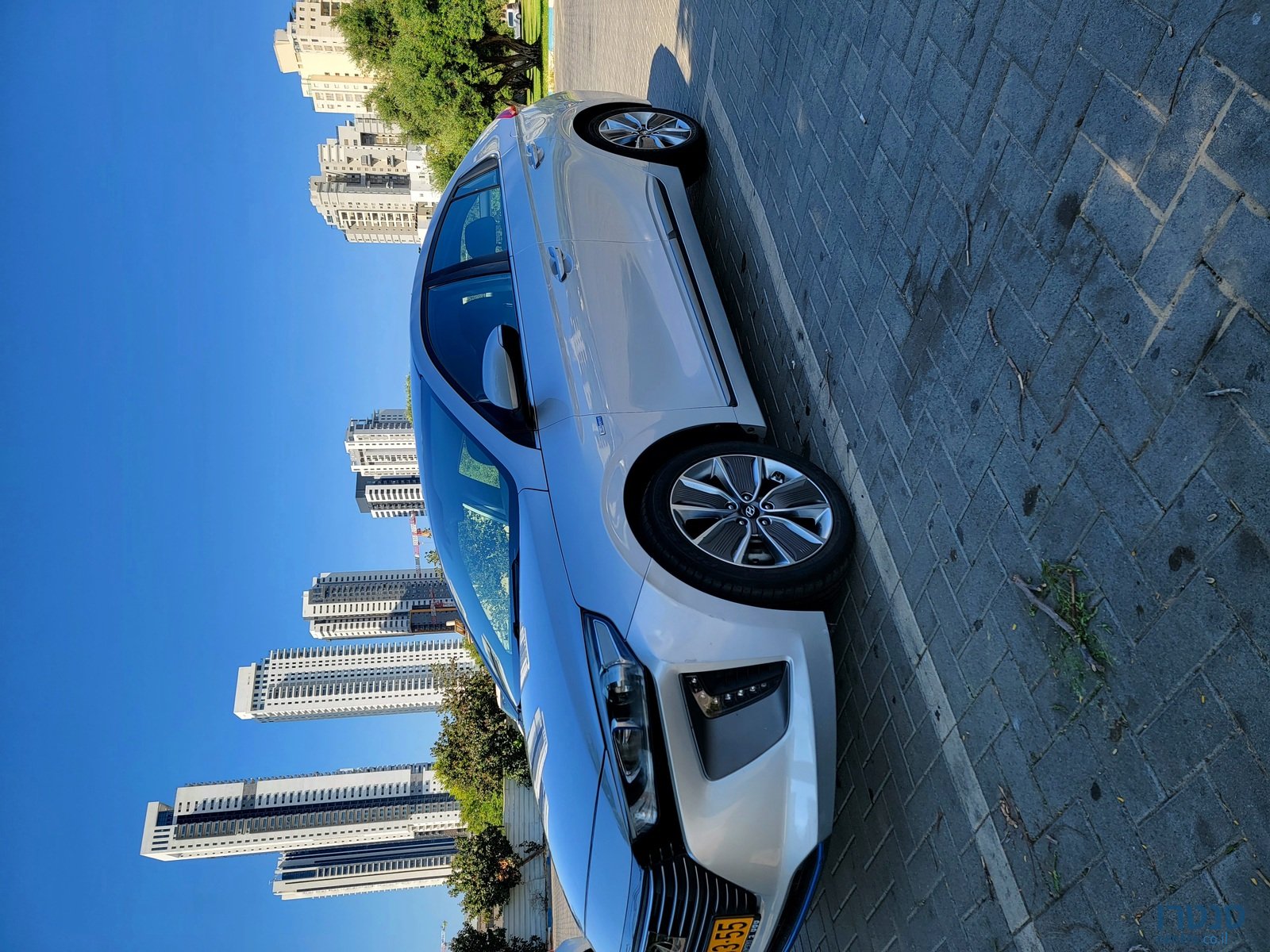 2017' Hyundai Ioniq photo #4