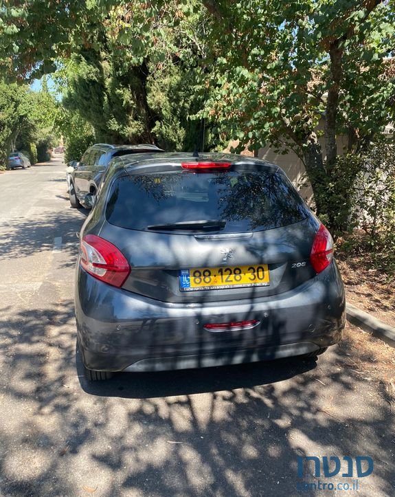 2015' Peugeot 208 פיג'ו photo #2