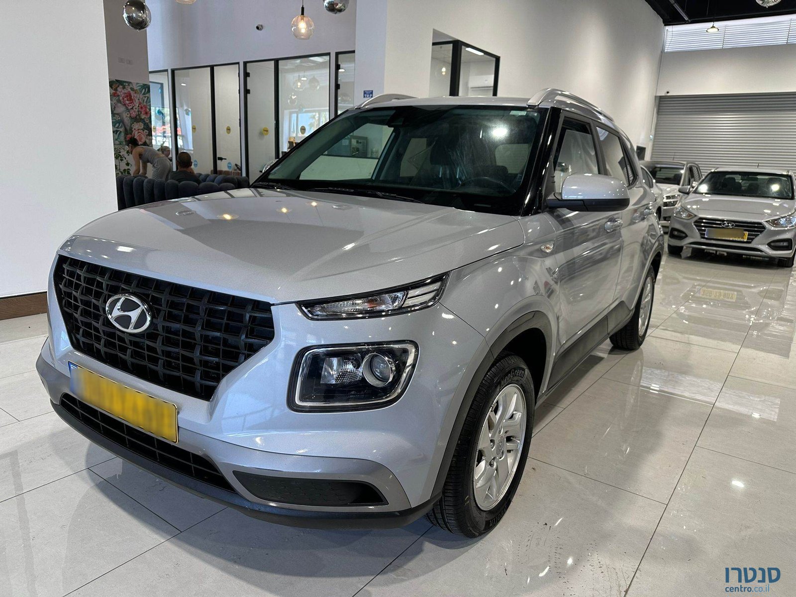 2021' Hyundai VENUE Intense photo #1