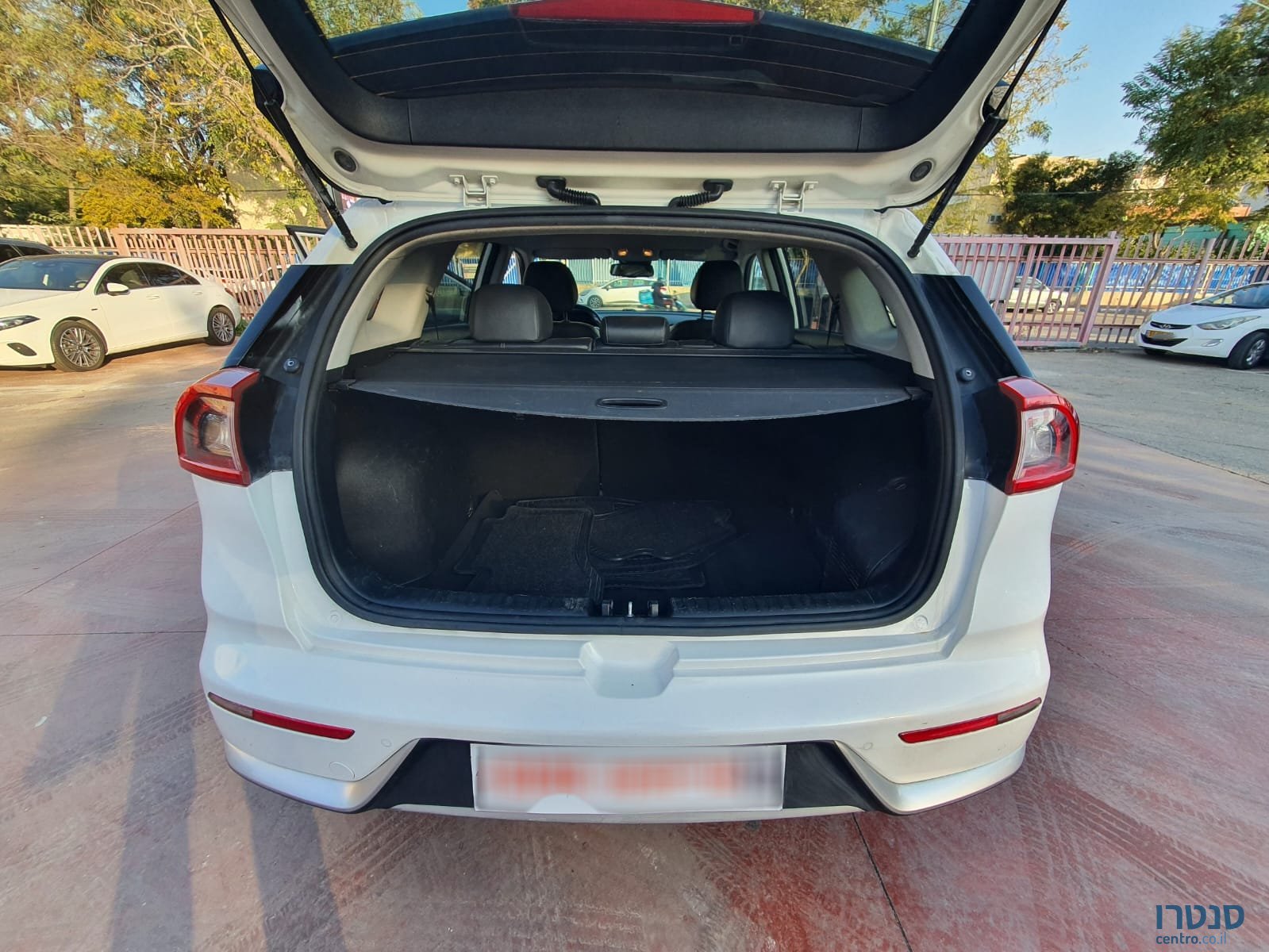 2019' Kia Niro photo #3