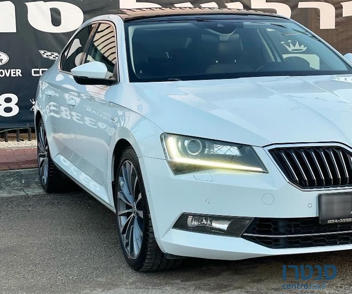 2019' Skoda Superb סקודה סופרב photo #2