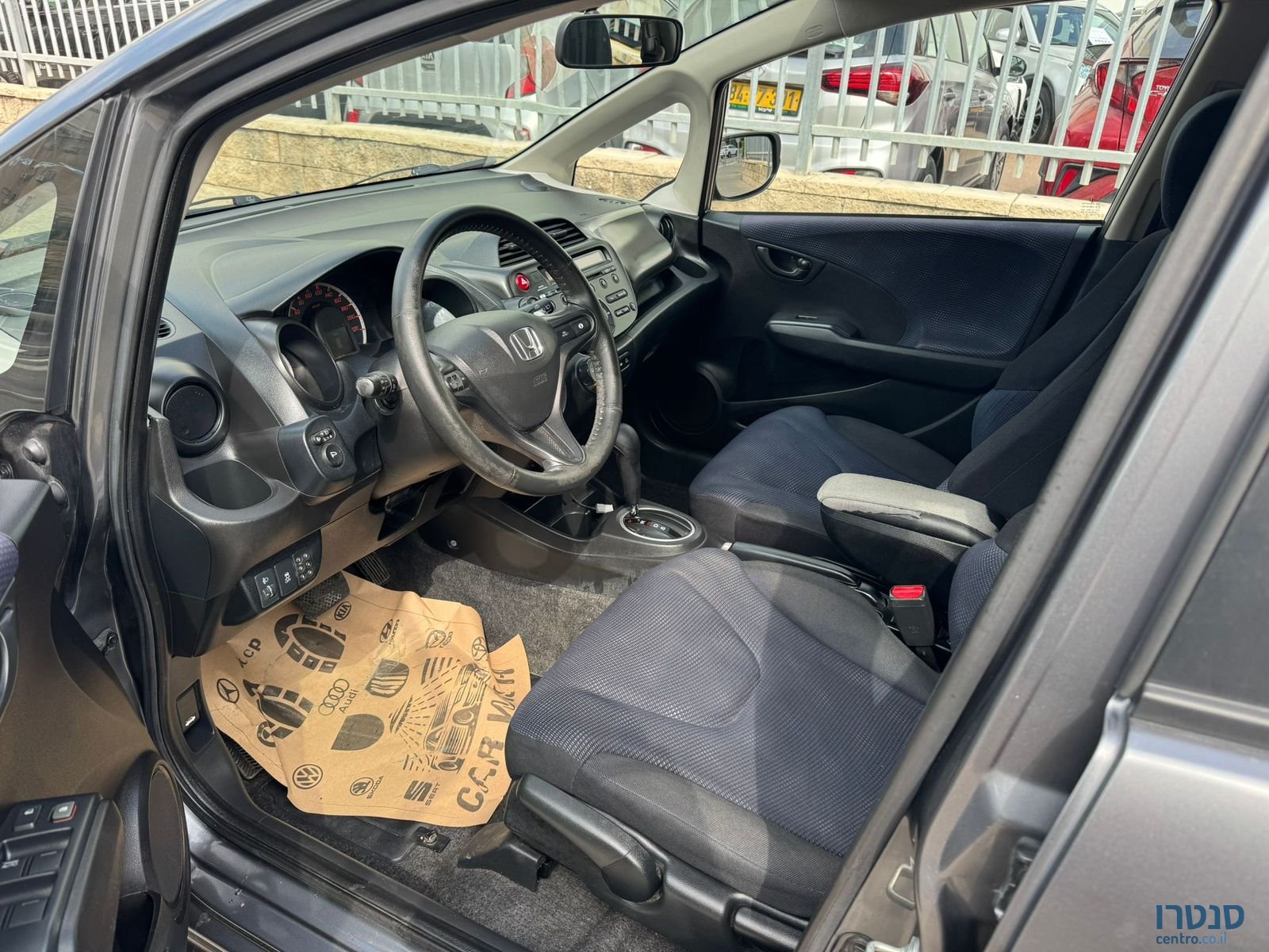 2014' Honda Jazz photo #2