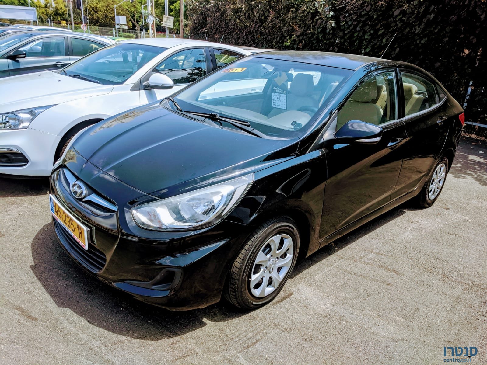 2013' Hyundai i25 photo #2