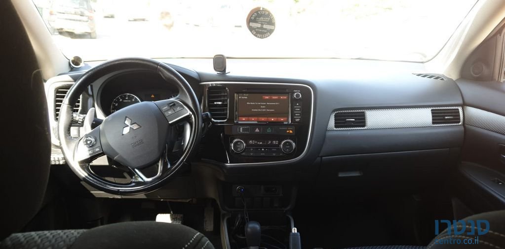 2017' Mitsubishi Outlander מיצובישי אאוטלנדר photo #2