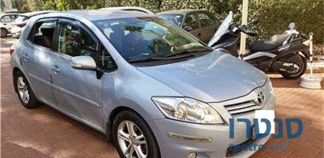 2011' Toyota Auris Gli 1600 photo #1