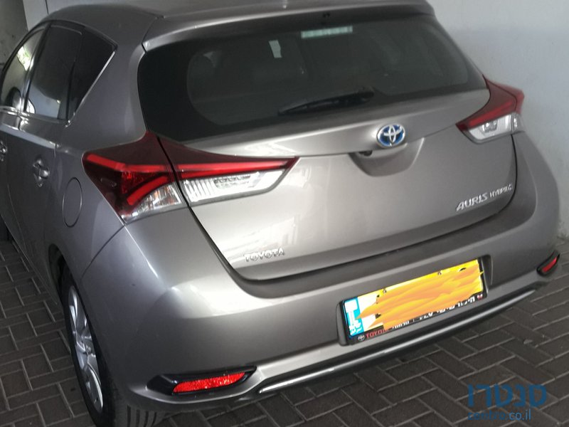 2015' Toyota Auris טויוטה אוריס photo #2