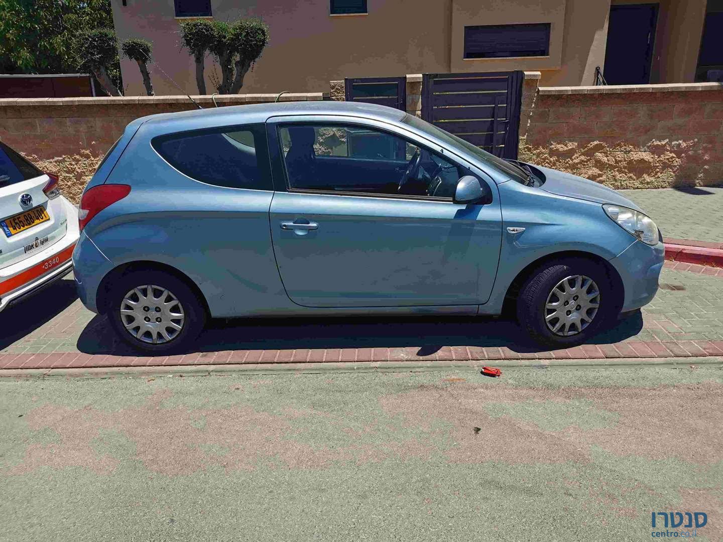 2011' Hyundai i20 יונדאי photo #1