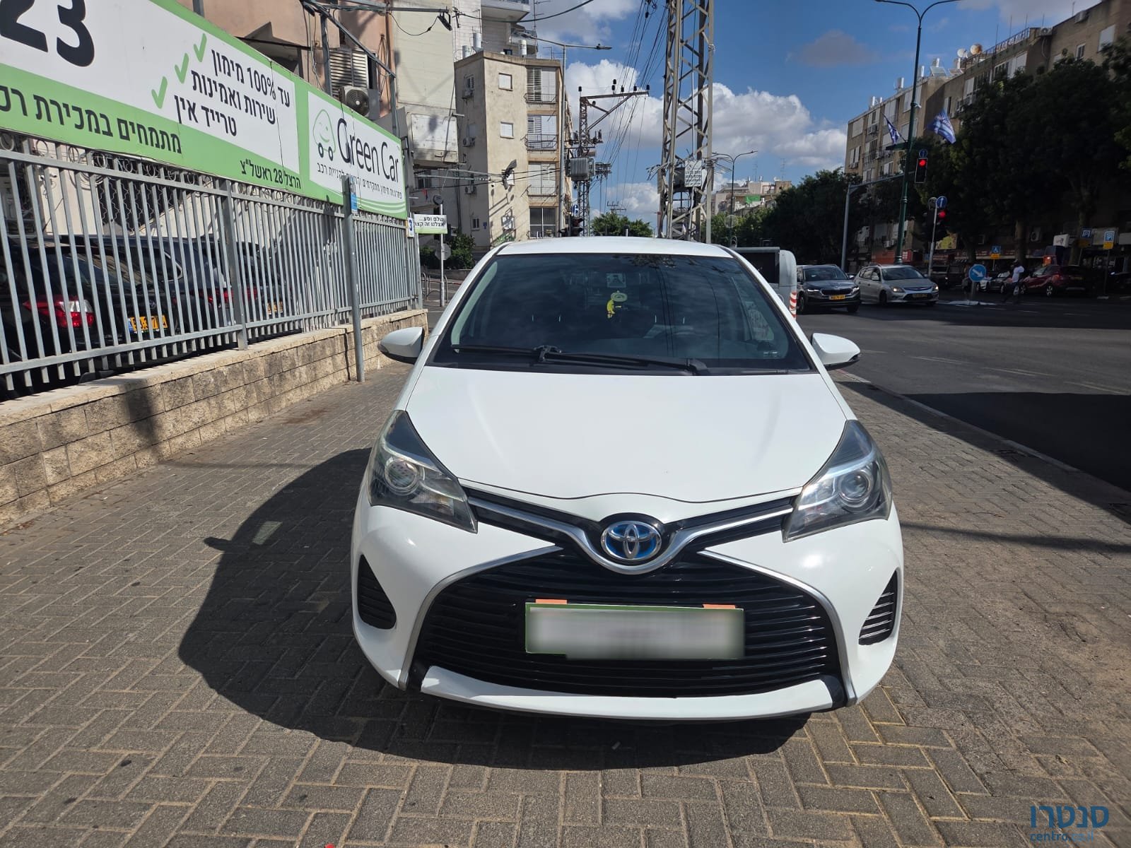 2017' Toyota Yaris photo #1