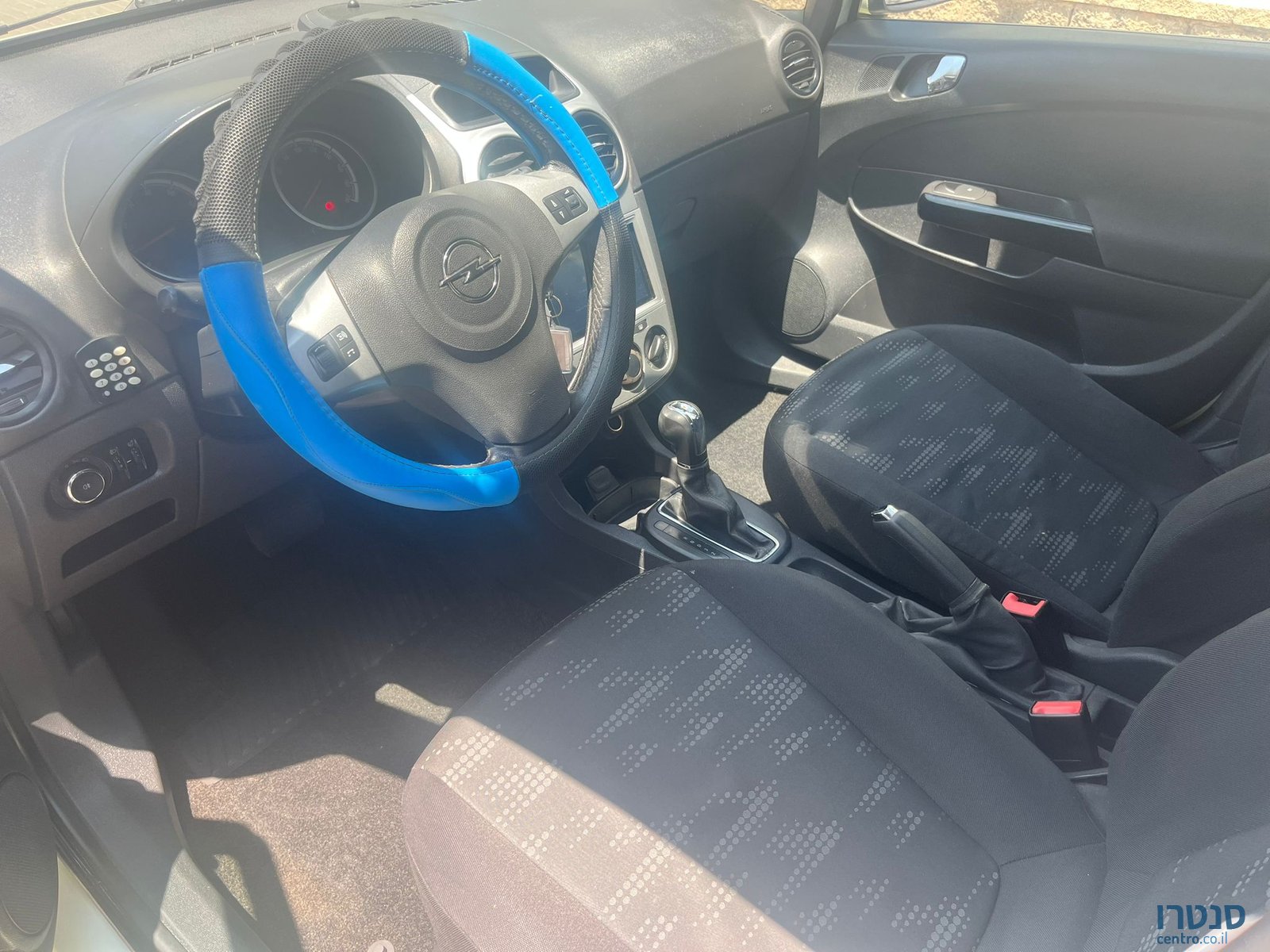 2012' Opel Corsa photo #4