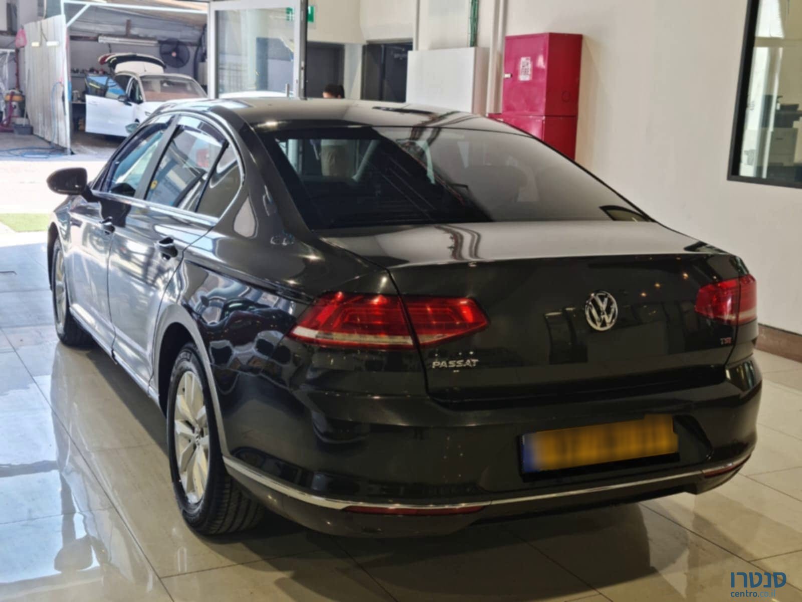 2018' Volkswagen Passat photo #3