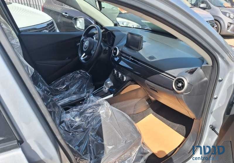 2022' Mazda 2 מאזדה photo #2