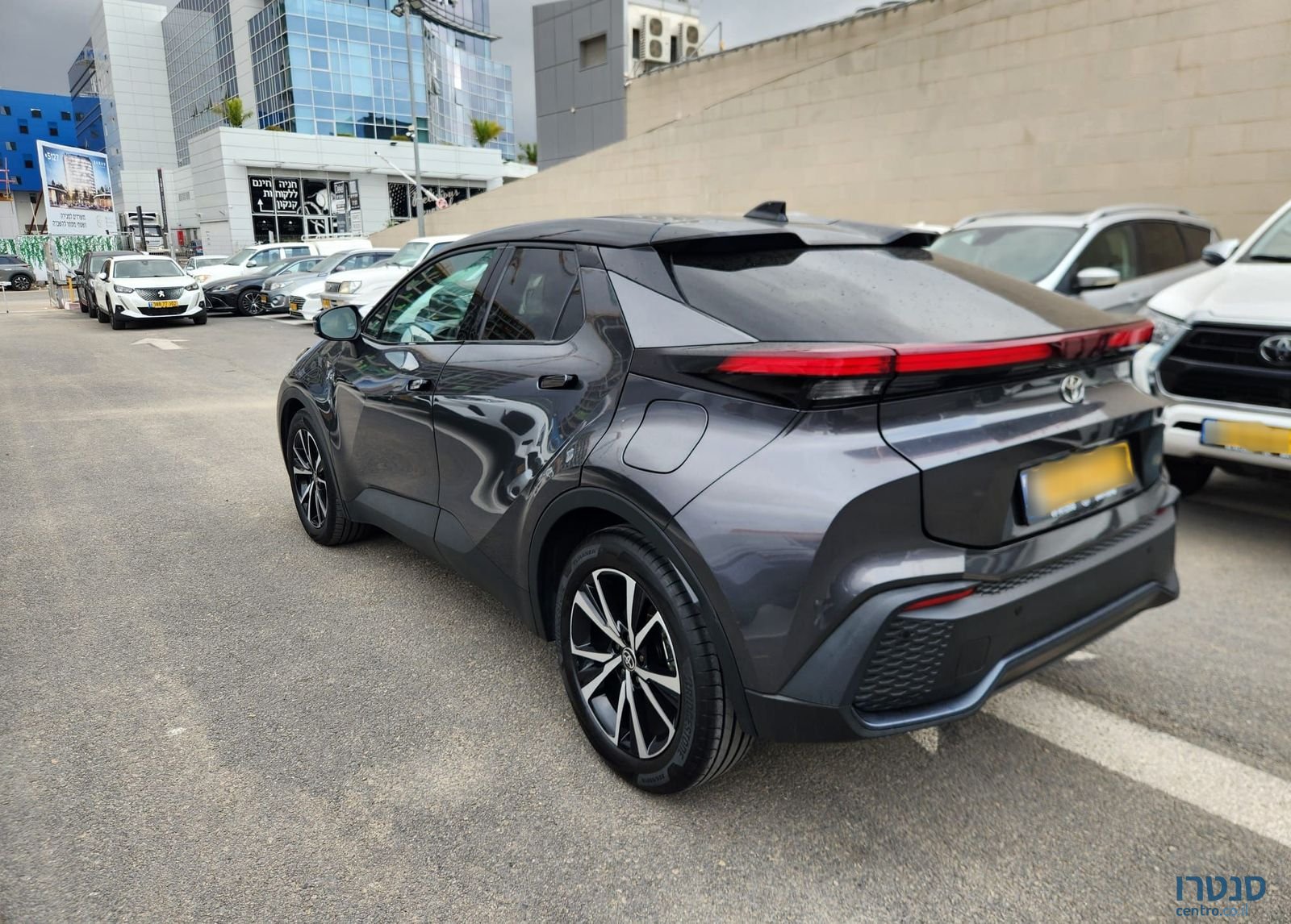 2024' Toyota C-HR טויוטה photo #4