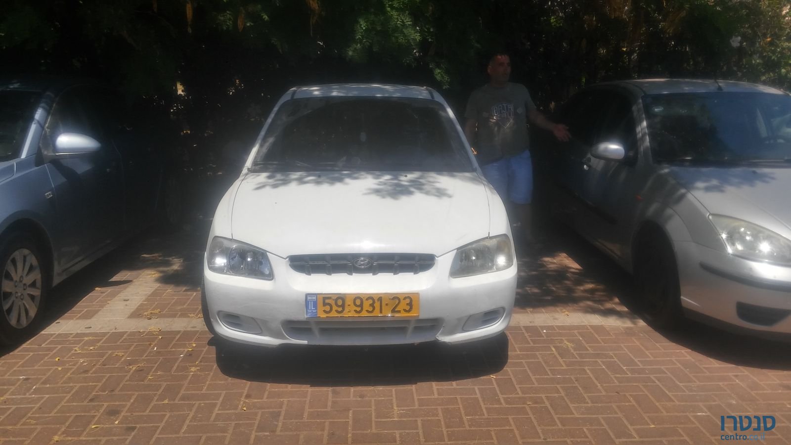 2002' Hyundai Accent photo #1