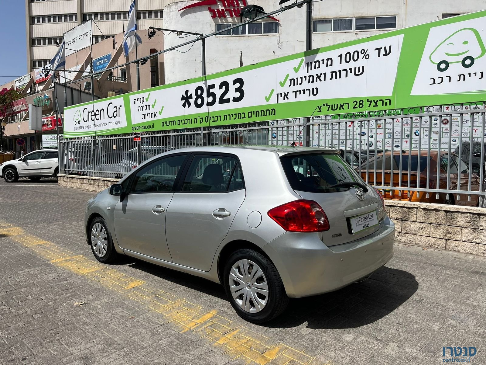 2010' Toyota Auris photo #5