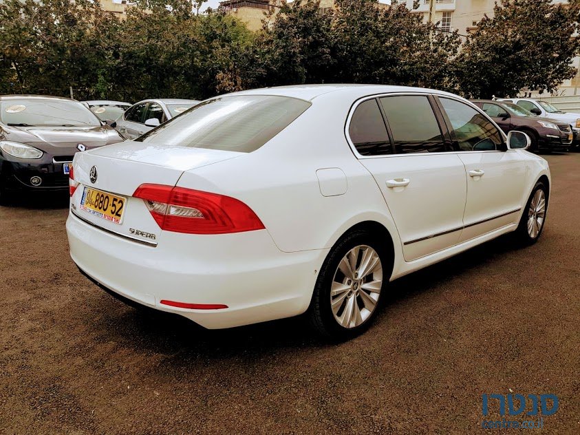 2014' Skoda Superb photo #2