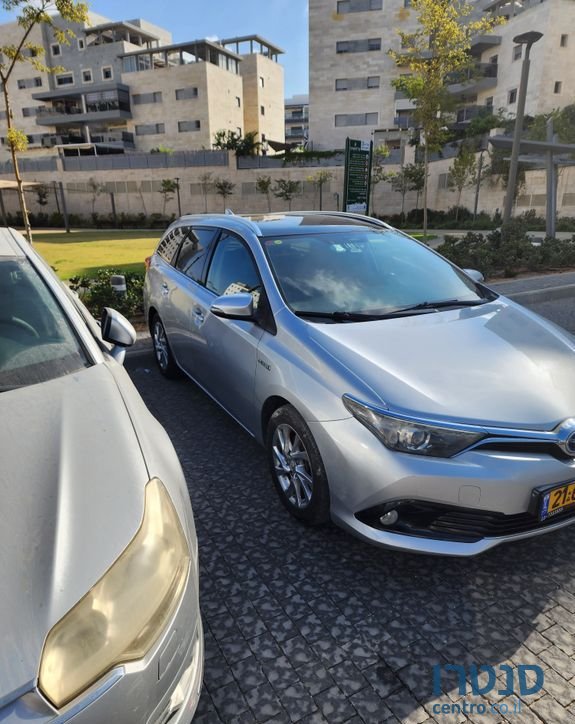 2016' Toyota Auris טויוטה אוריס photo #2