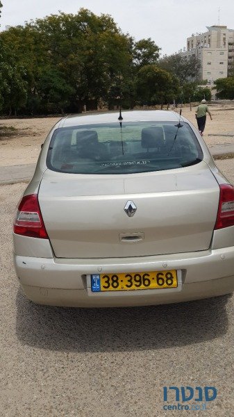 2008' Renault Megane photo #3