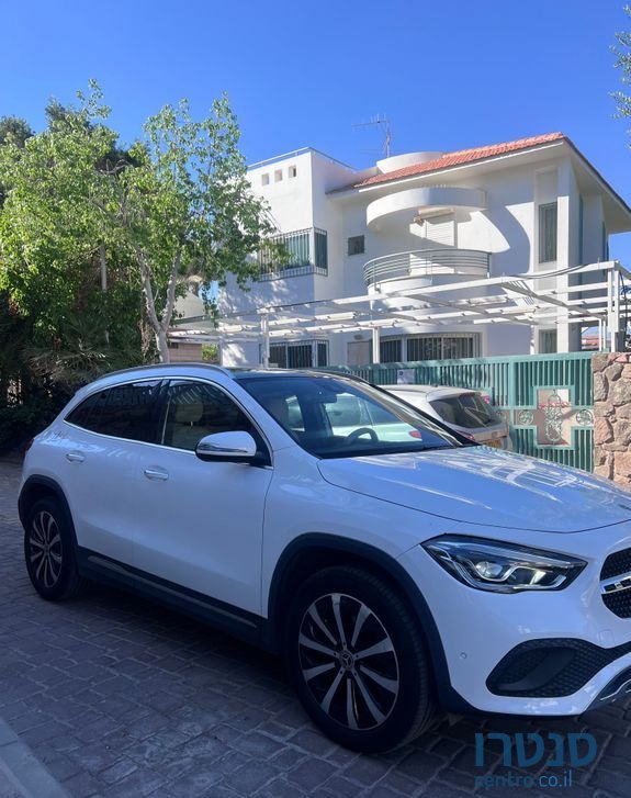2021' Mercedes-Benz GLA מרצדס photo #3