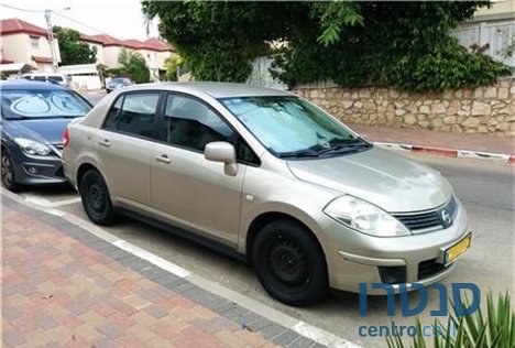 2011' Nissan Tiida photo #3