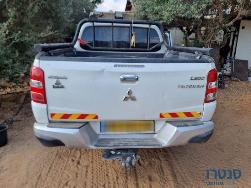 2016' Mitsubishi L200 4X4 מיצובישי טרייטון photo #5