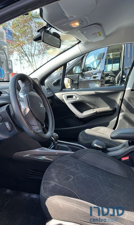 2017' Peugeot 2008 פיג'ו photo #5