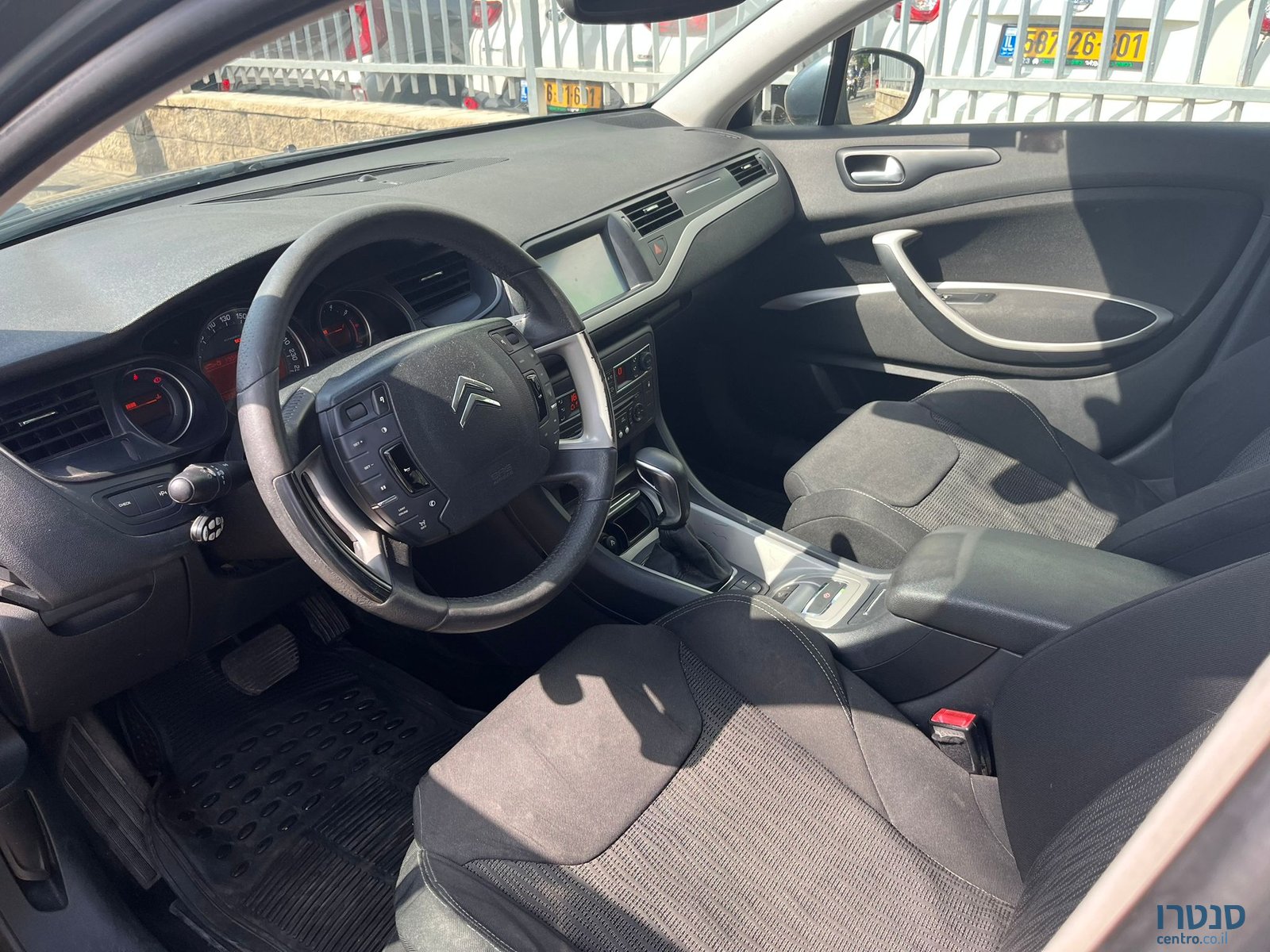 2011' Citroen C5 photo #2