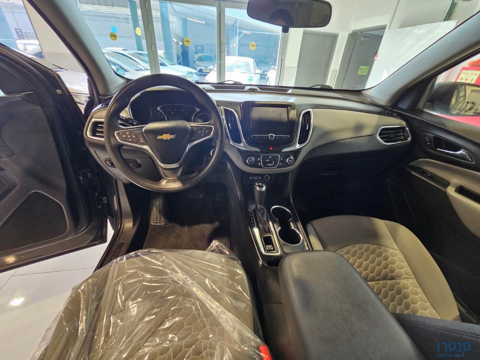 2020' Chevrolet Equinox photo #6