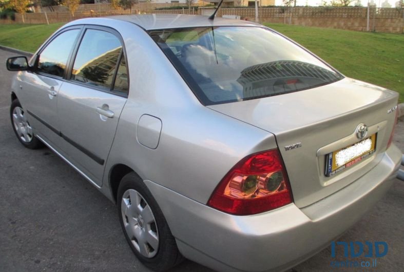 2005' Toyota Corolla photo #2