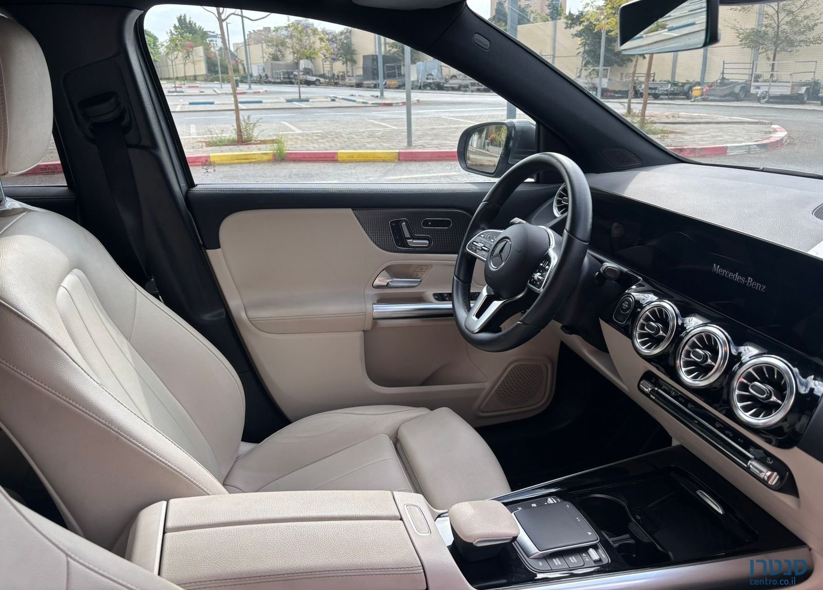 2023' Mercedes-Benz GLA מרצדס-בנץ photo #4