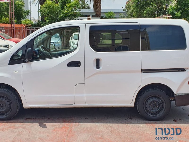 2015' Nissan NV200 photo #2