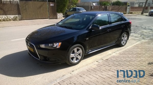 2010' Mitsubishi Lancer photo #2