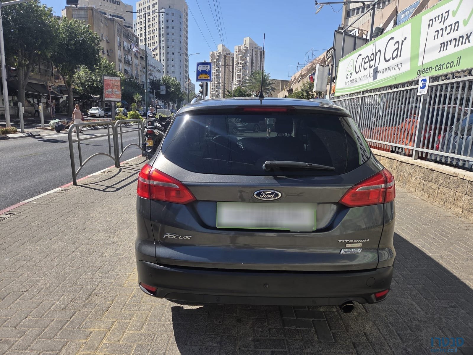 2017' Ford Focus photo #5